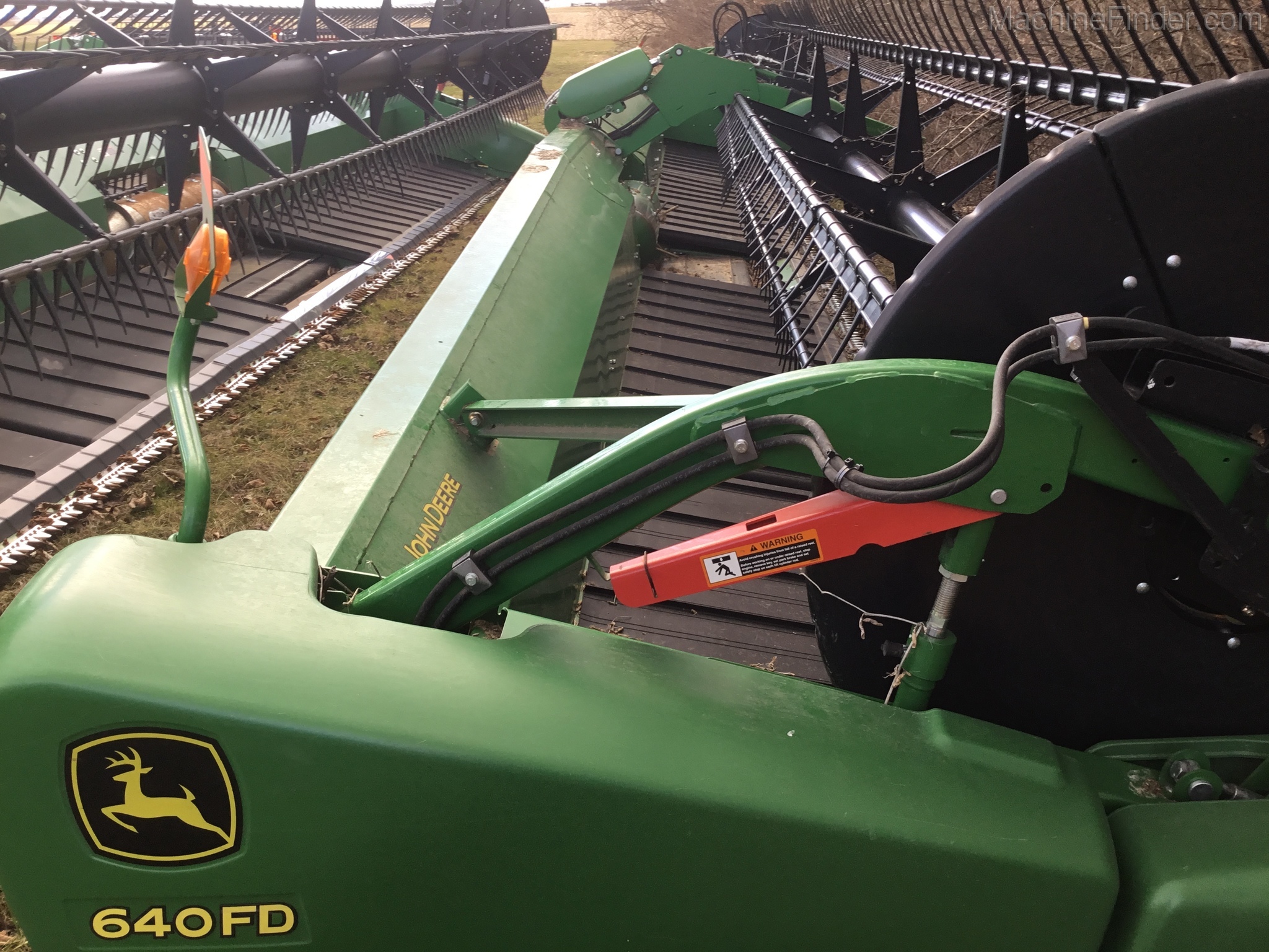 2015 John Deere 640FD Image 9