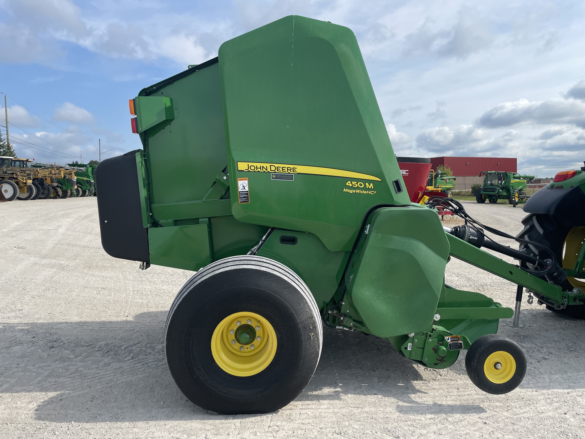 2018 John Deere 450M Image 3