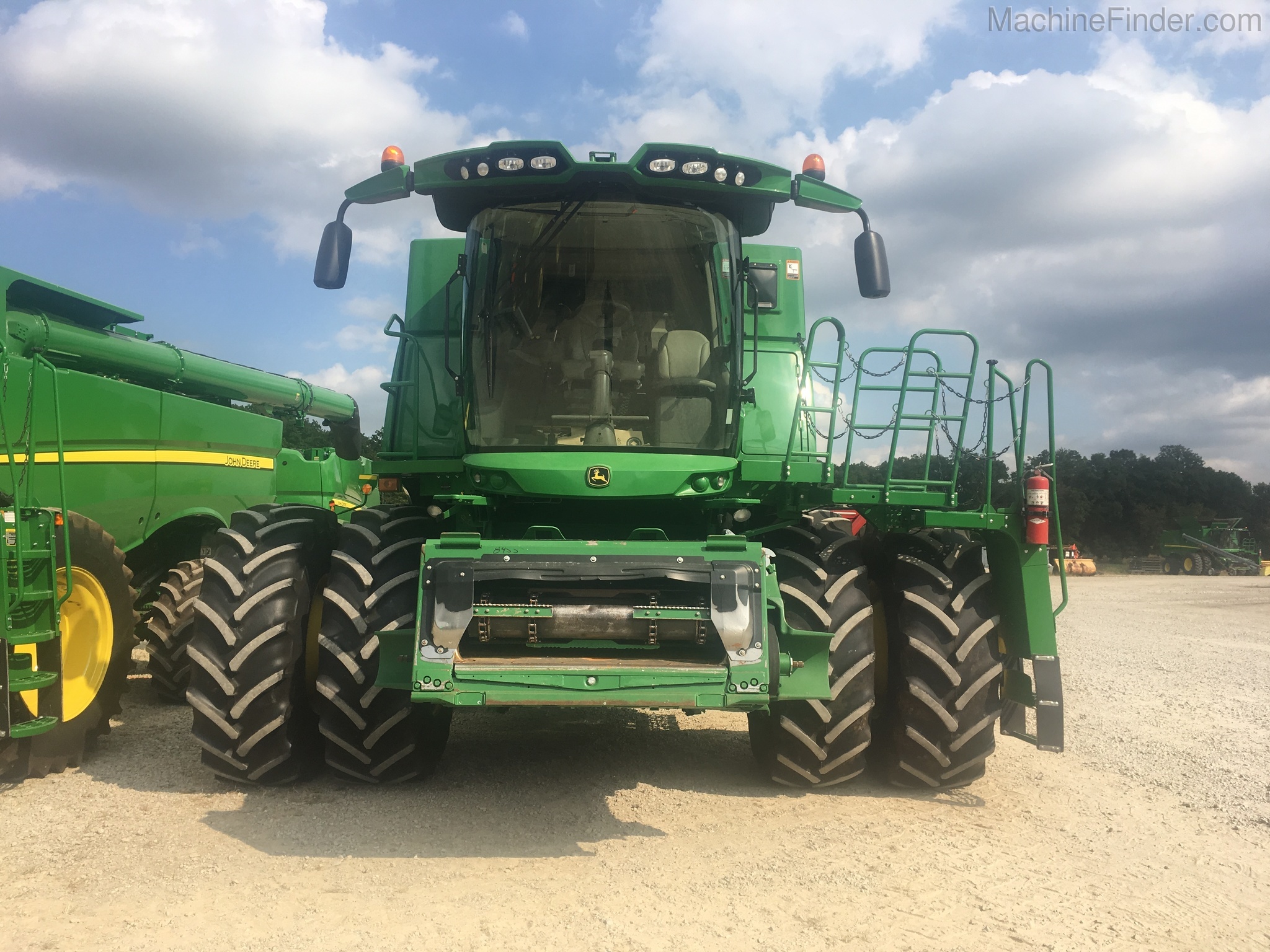 2017 John Deere S680 Image 4