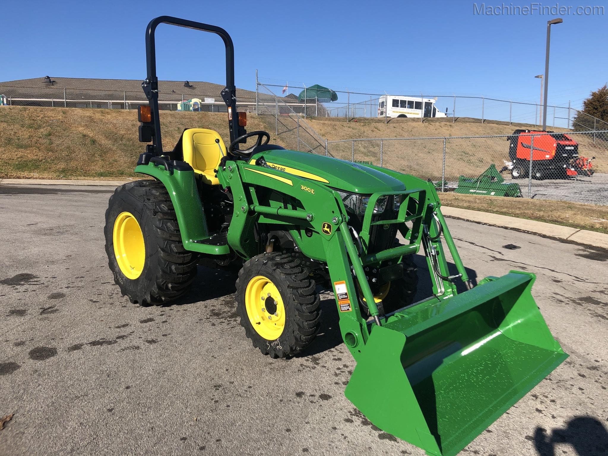 2020 John Deere 3025E Image 4