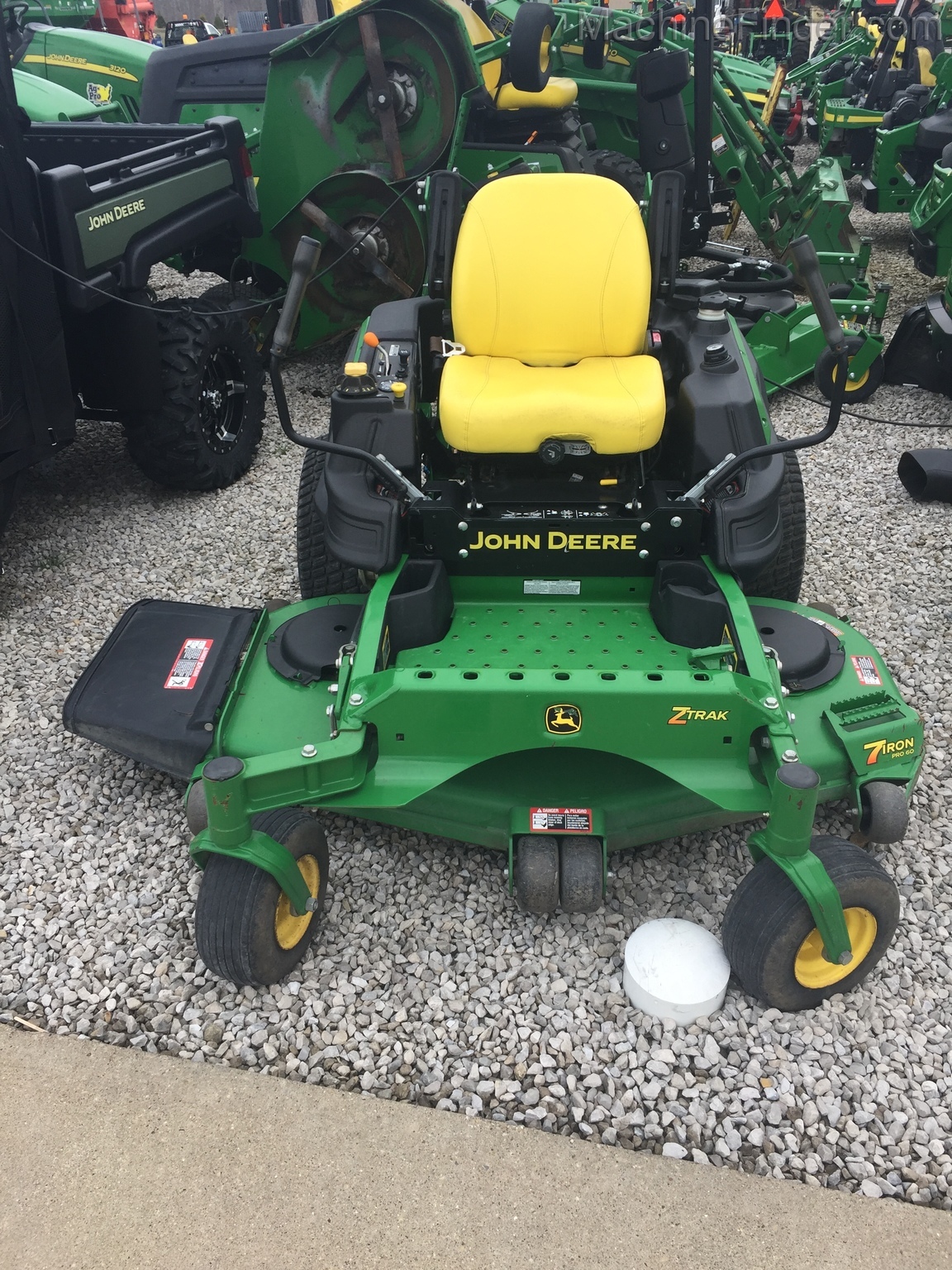 2015 John Deere Z930R Image 2