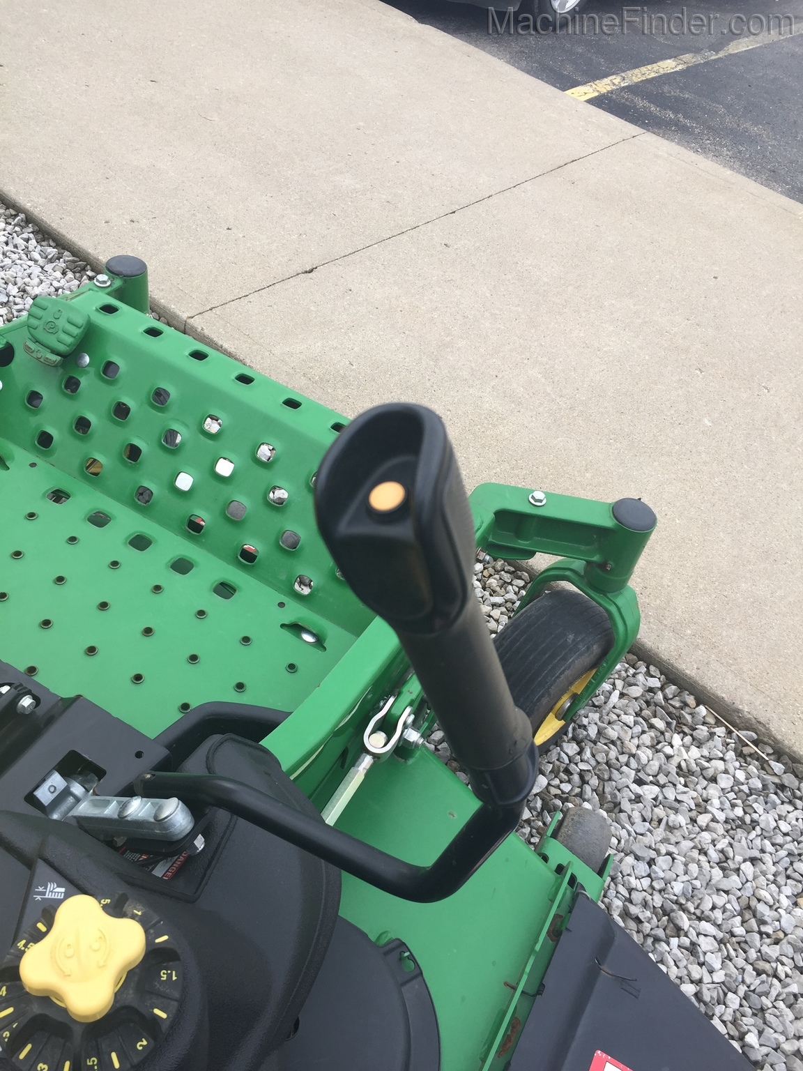 2015 John Deere Z930R Image 7