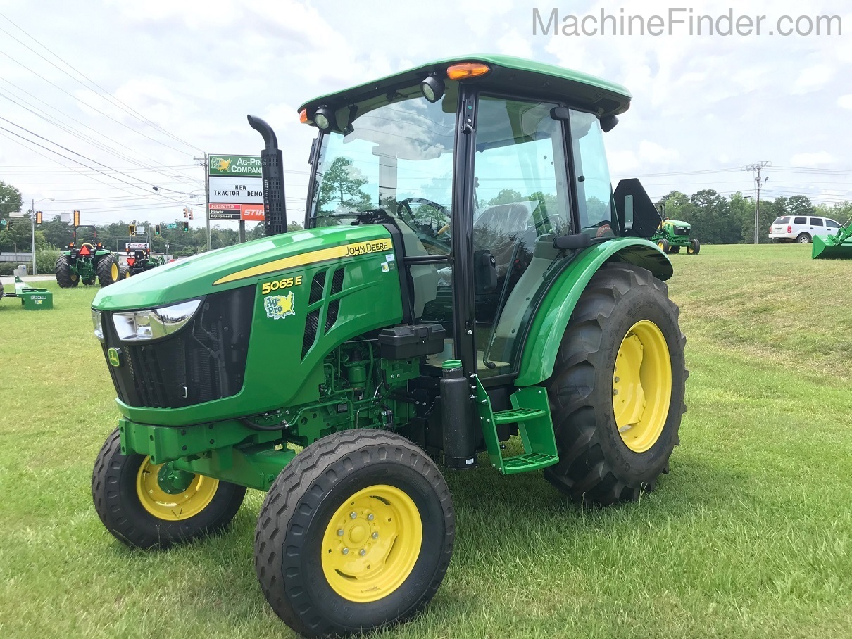 2020 John Deere 5065E Image 1