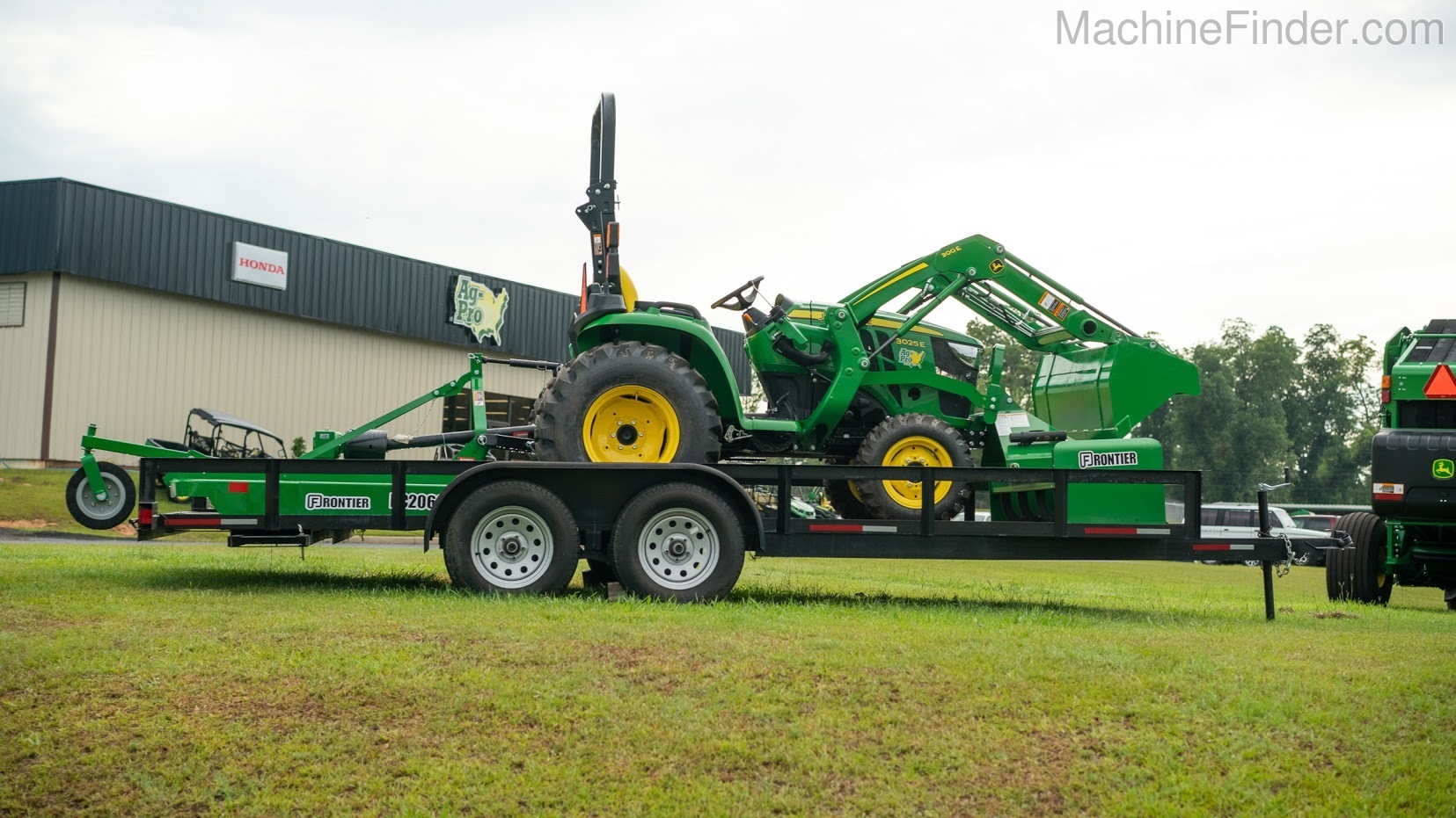 2020 John Deere 3025E Image 5