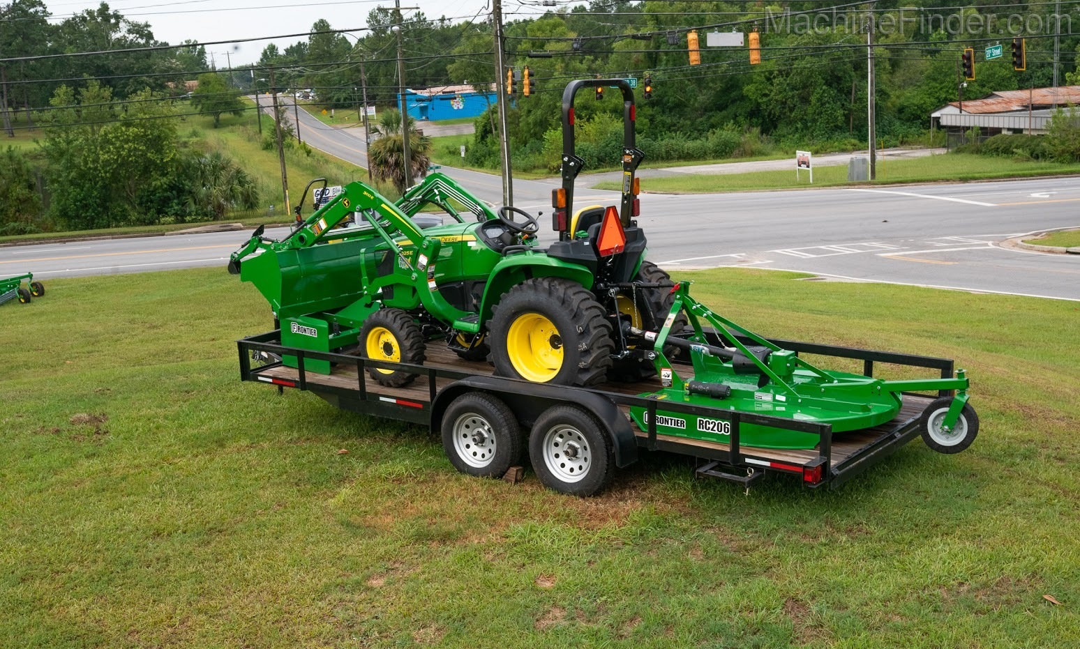 2020 John Deere 3025E Image 8