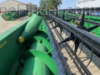 2009 John Deere 635F Image 8