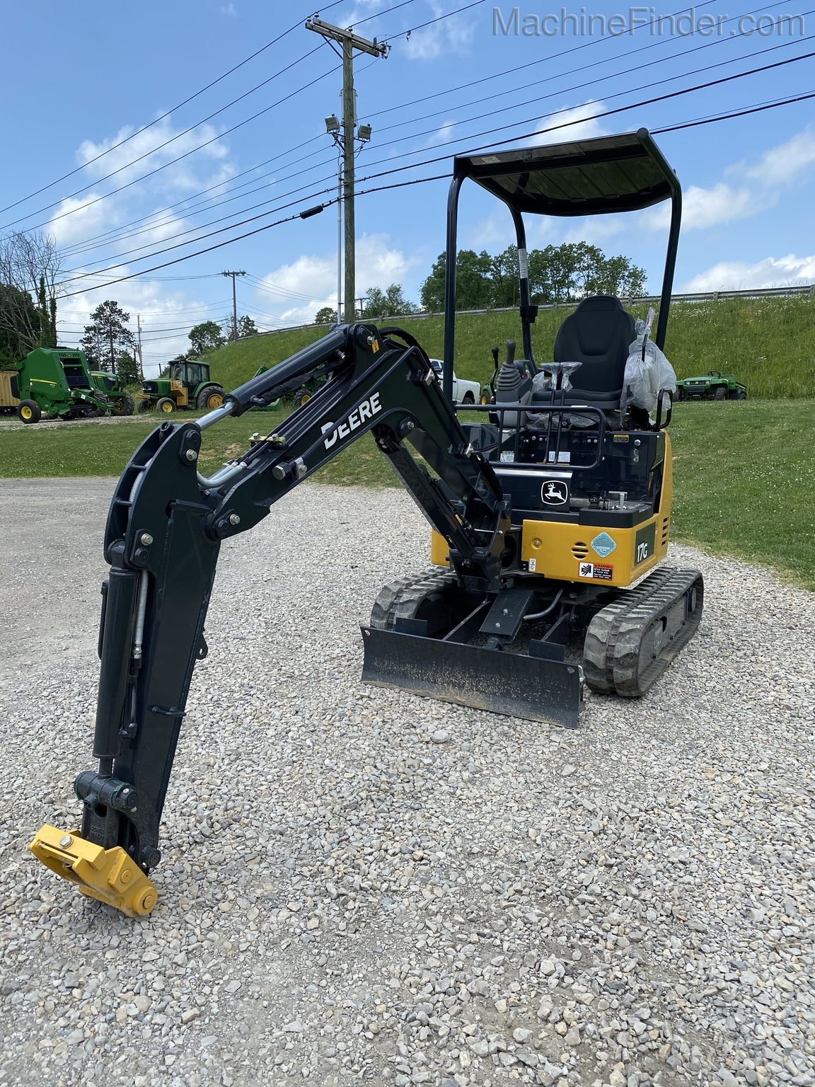 2020 John Deere 17G Image 3