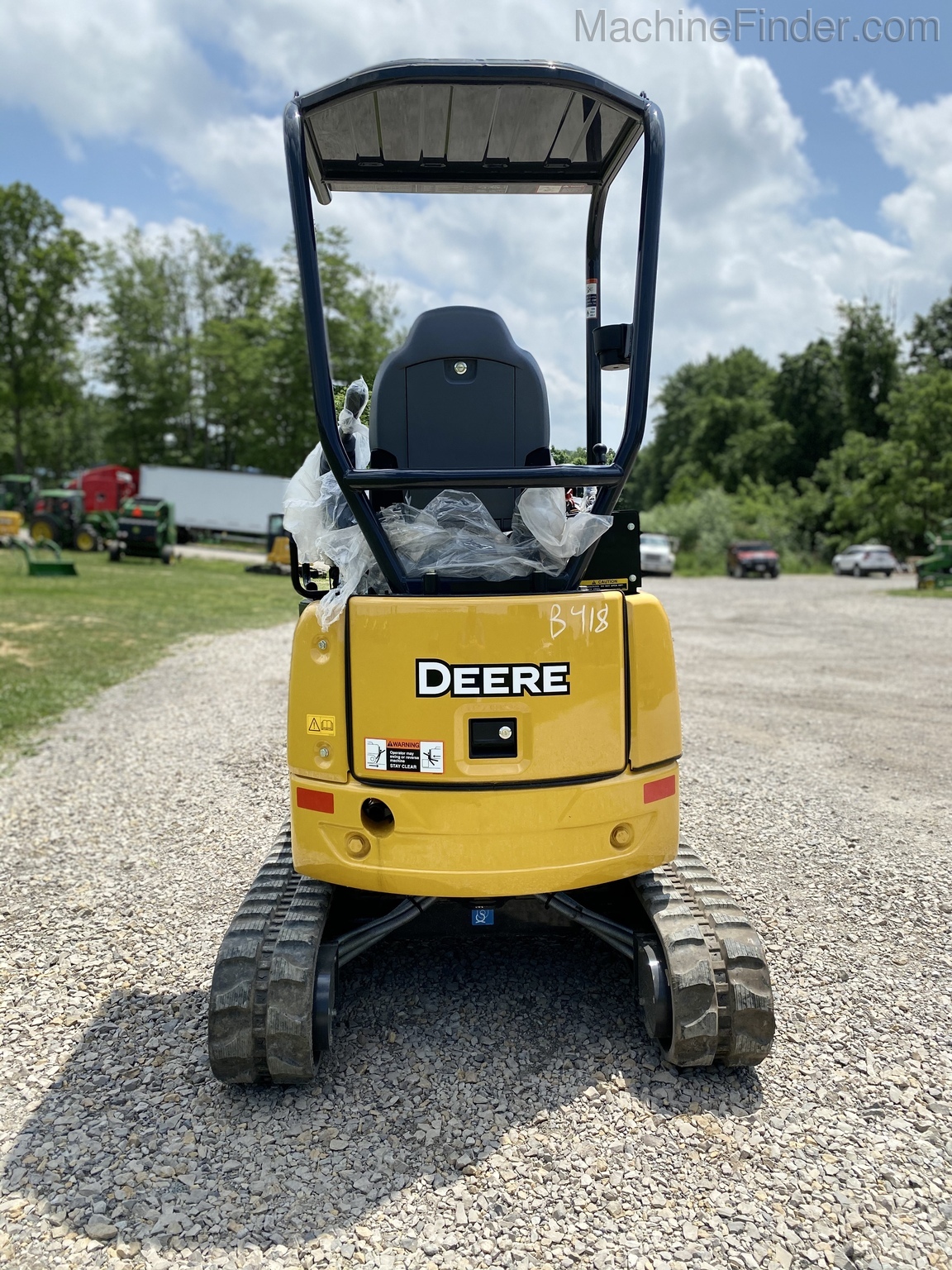 2020 John Deere 17G Image 6