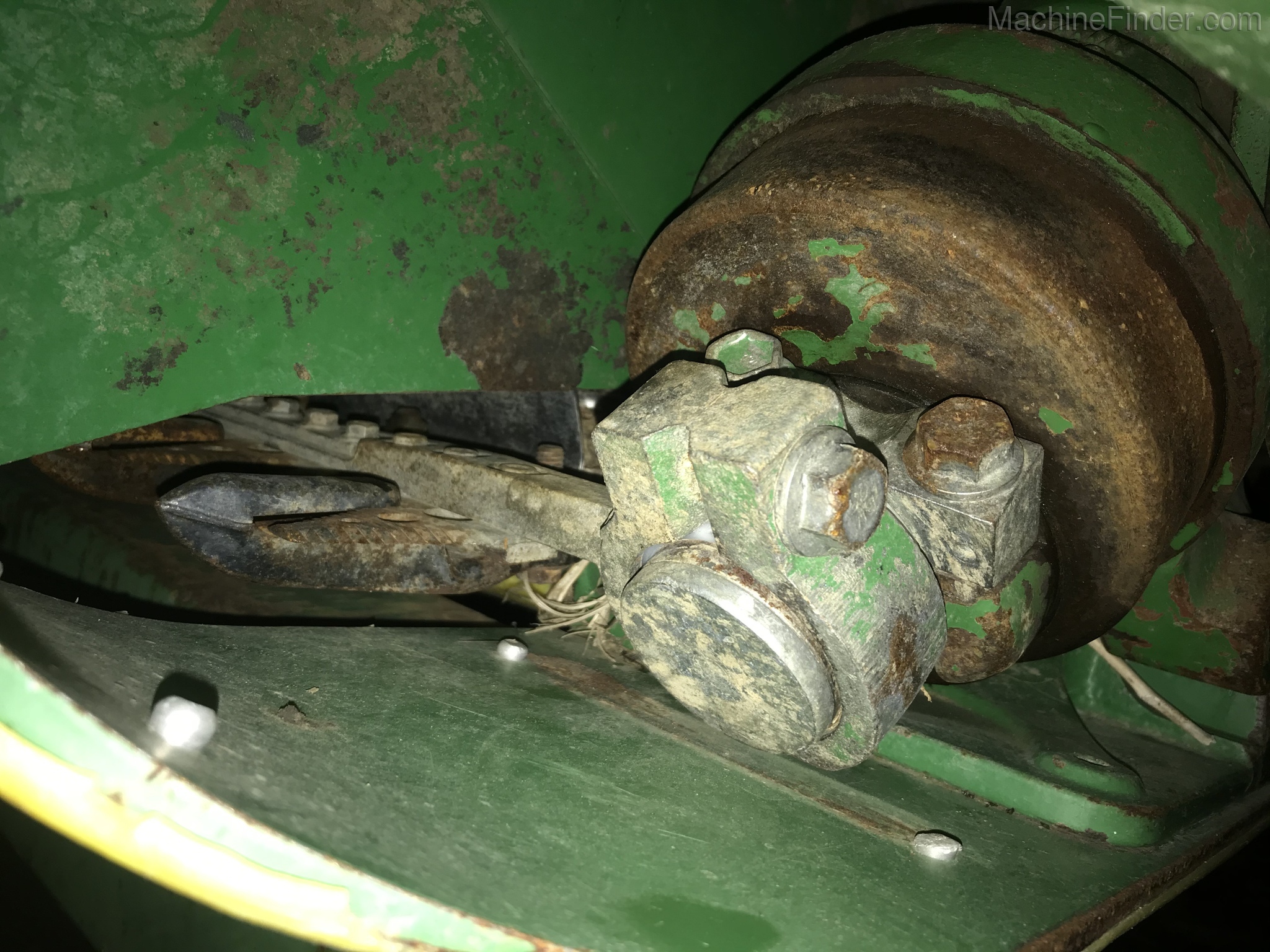 2005 John Deere 630F Image 6