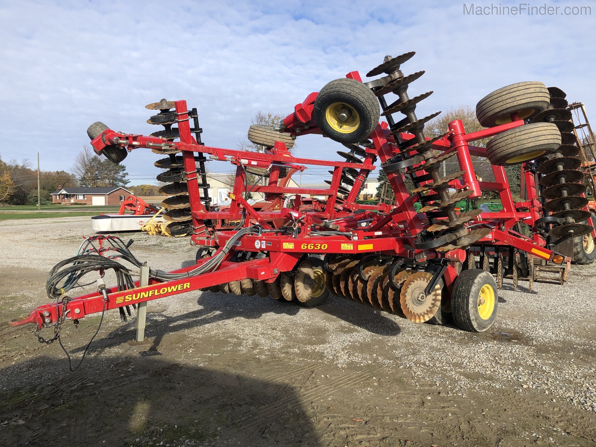 2012 Sunflower S6630 Image 1