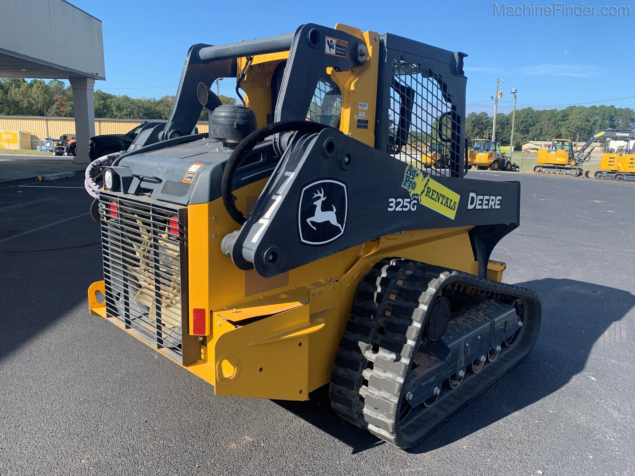 2020 John Deere 325G Image 3