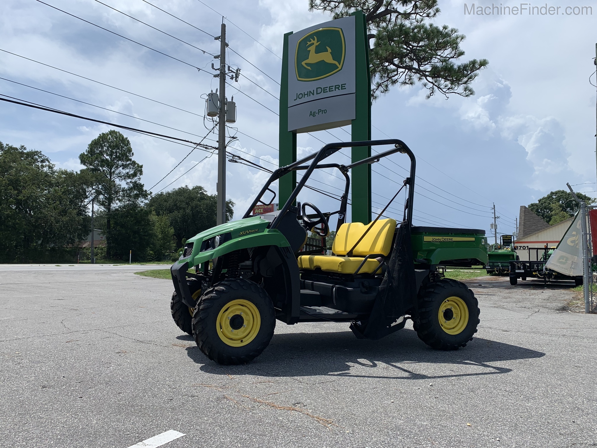 2021 John Deere 560E Image 1