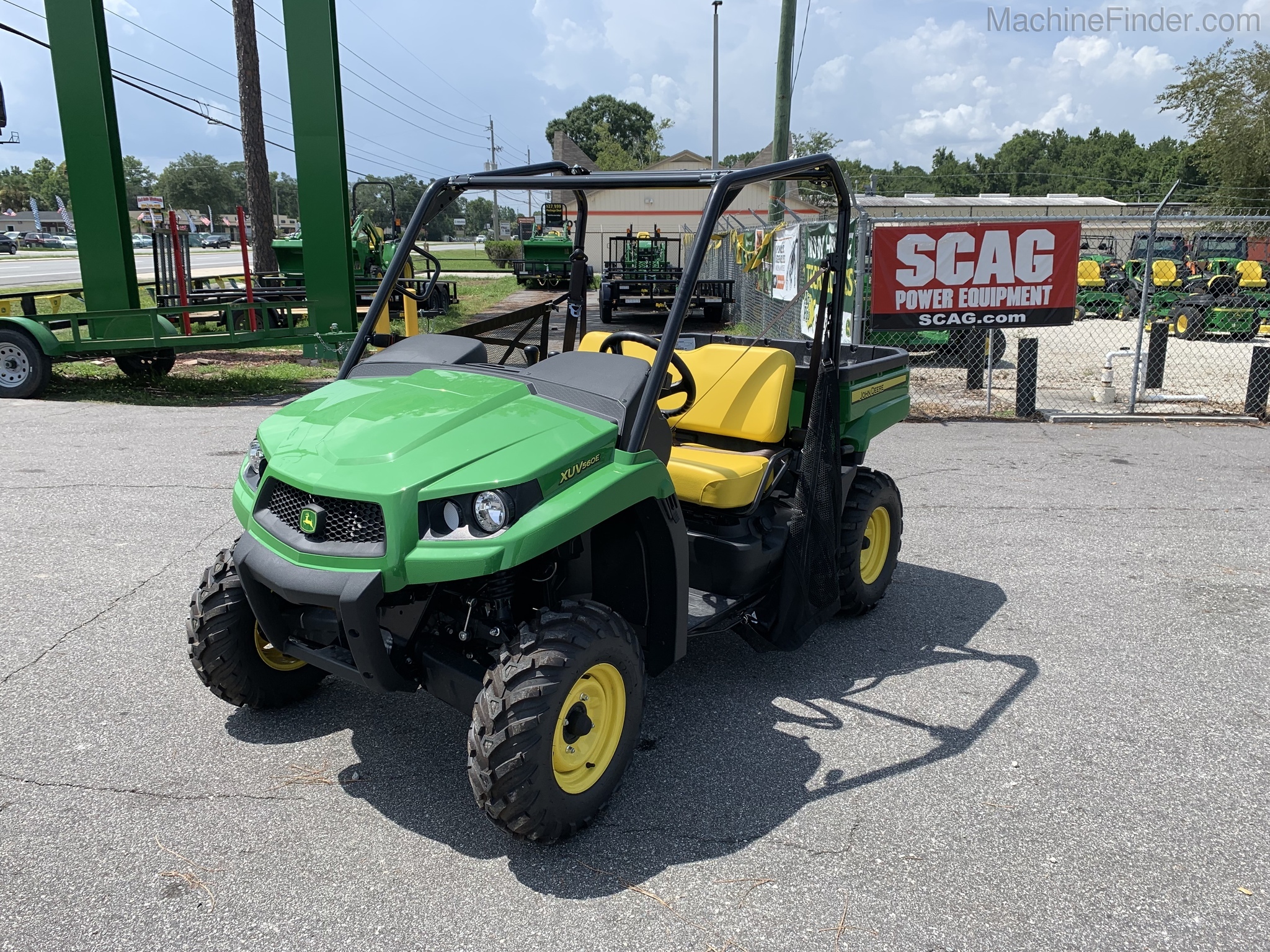2021 John Deere 560E Image 3