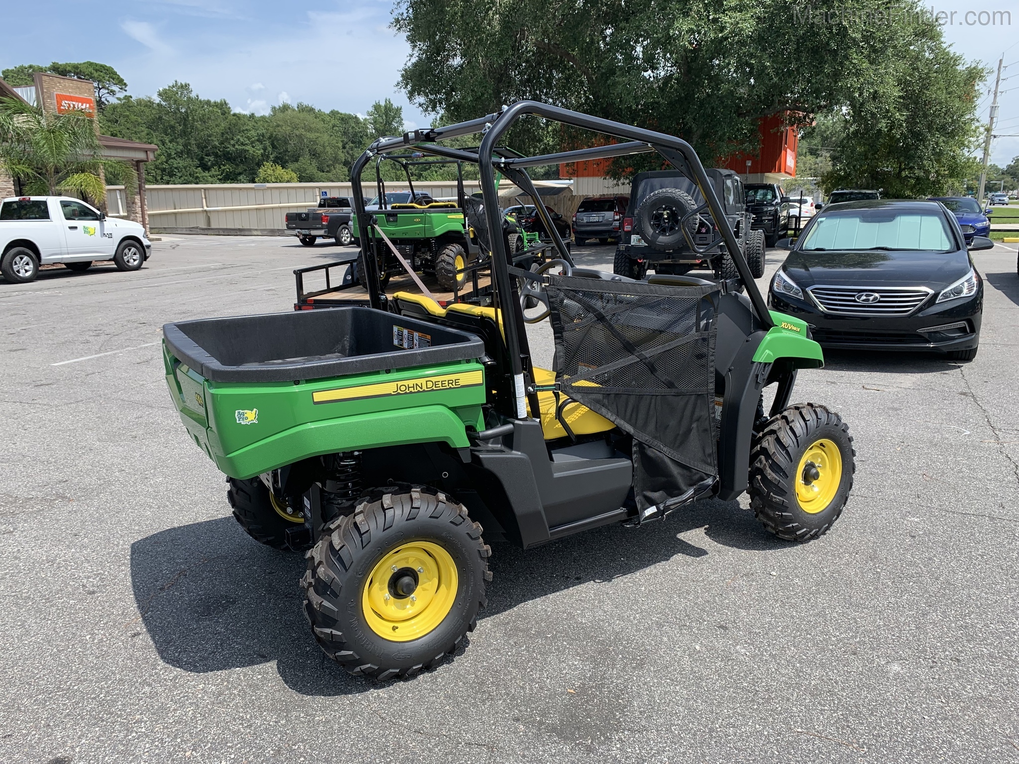2021 John Deere 560E Image 5