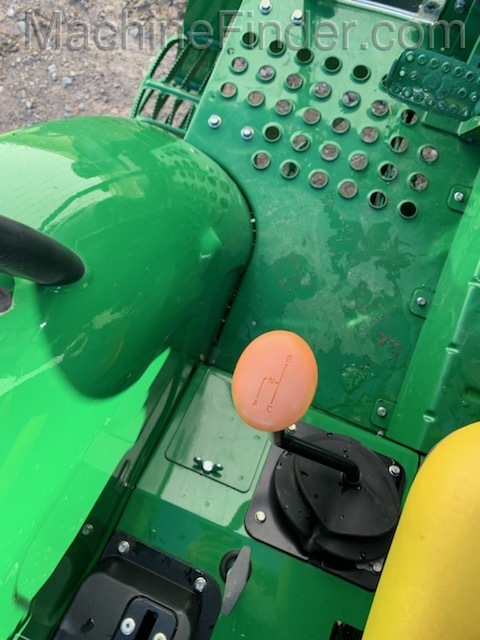 2020 John Deere 5045E Image 5