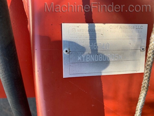 2011 New Holland 6470 Image 2