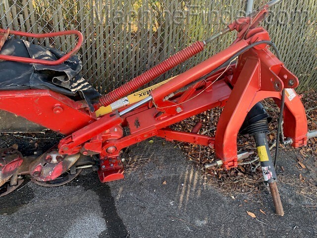 2011 New Holland 6470 Image 3