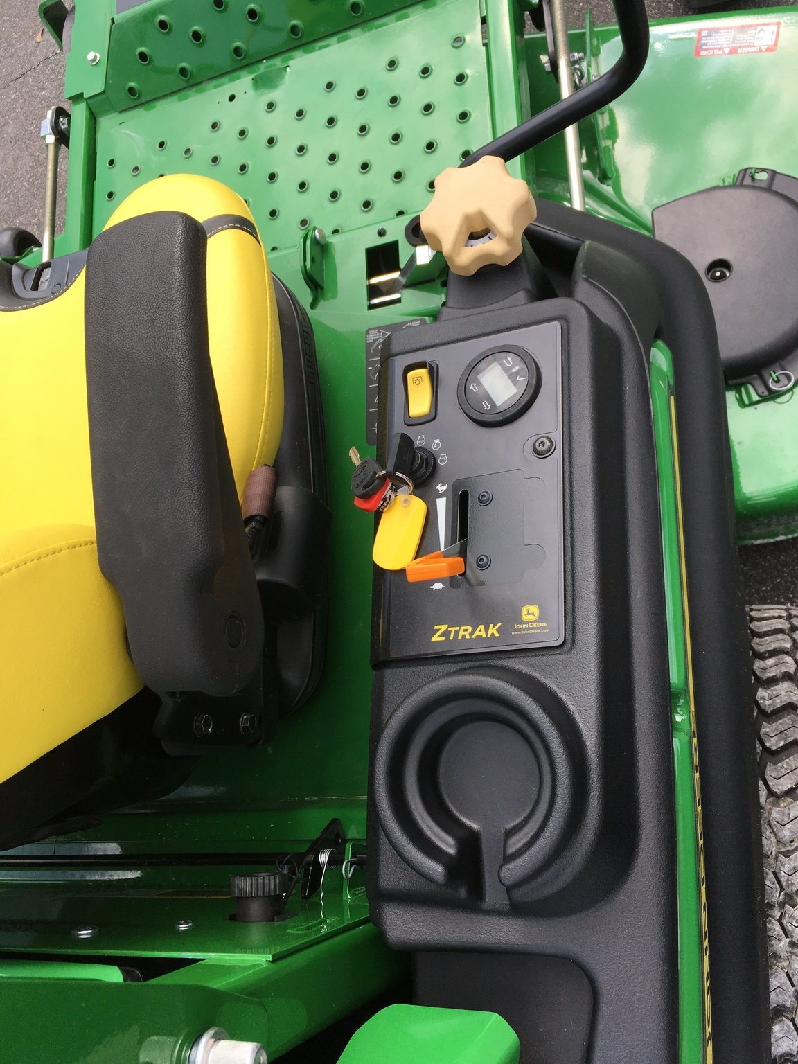 2025 John Deere Z997R Image 9
