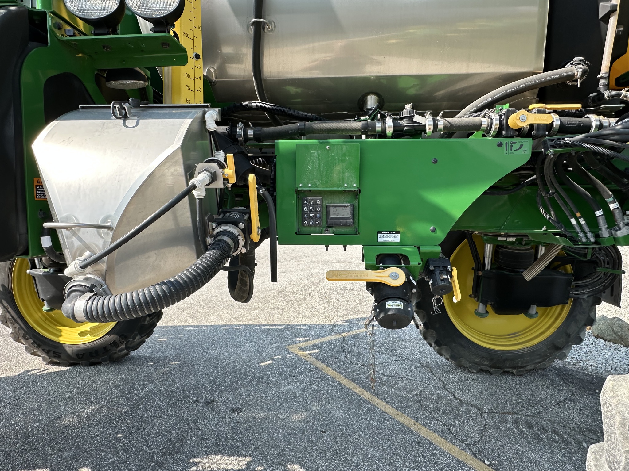 2021 John Deere R4038 Image 13