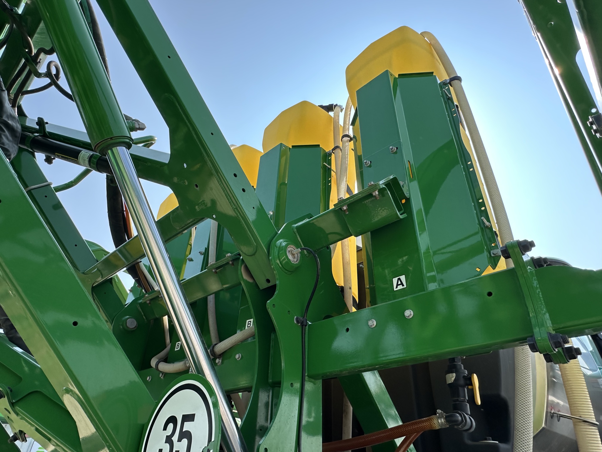 2021 John Deere R4038 Image 16