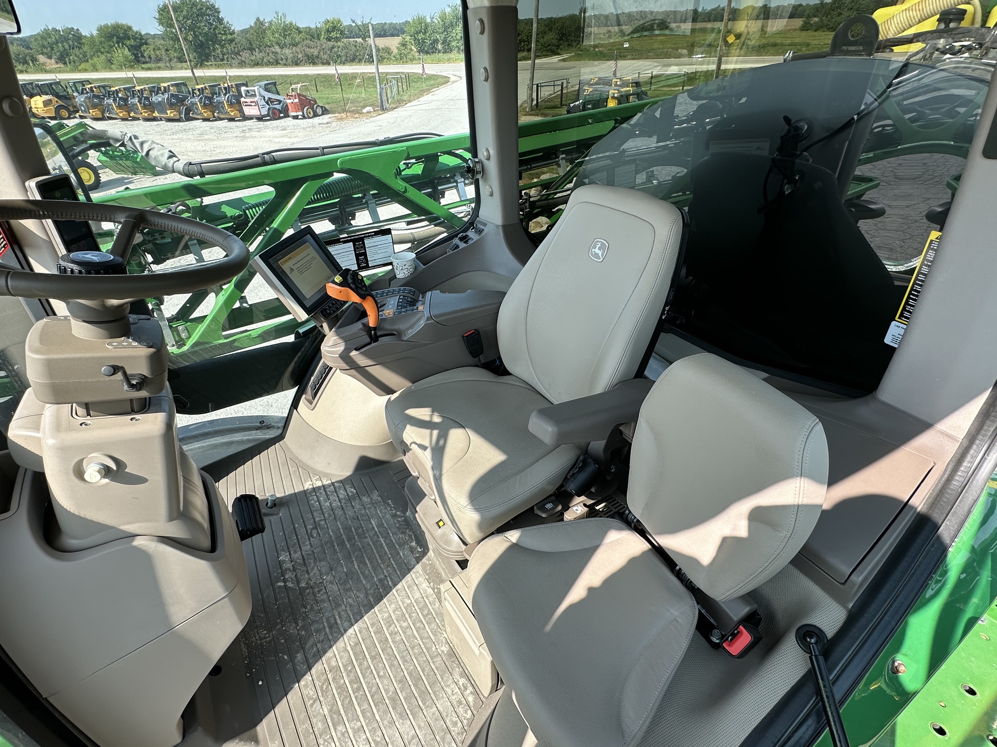 2021 John Deere R4038 Image 19