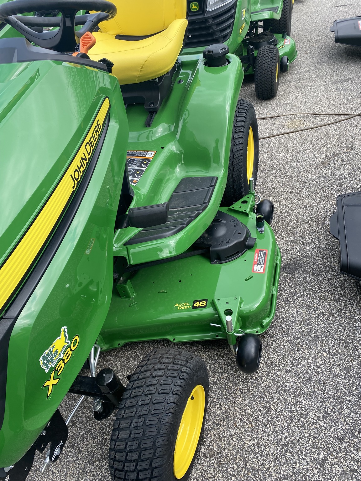 2023 John Deere X380 Image 3