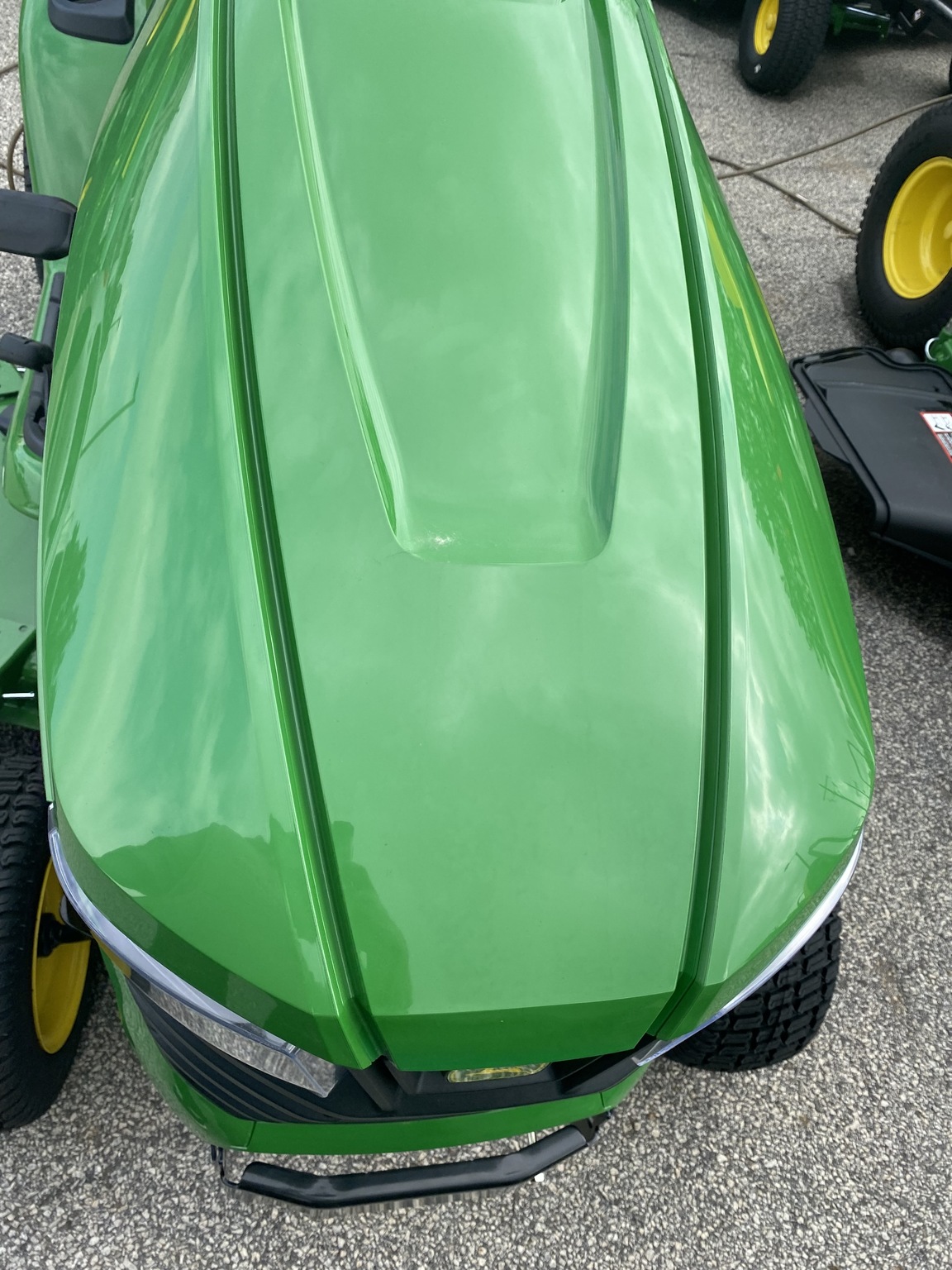 2023 John Deere X380 Image 2