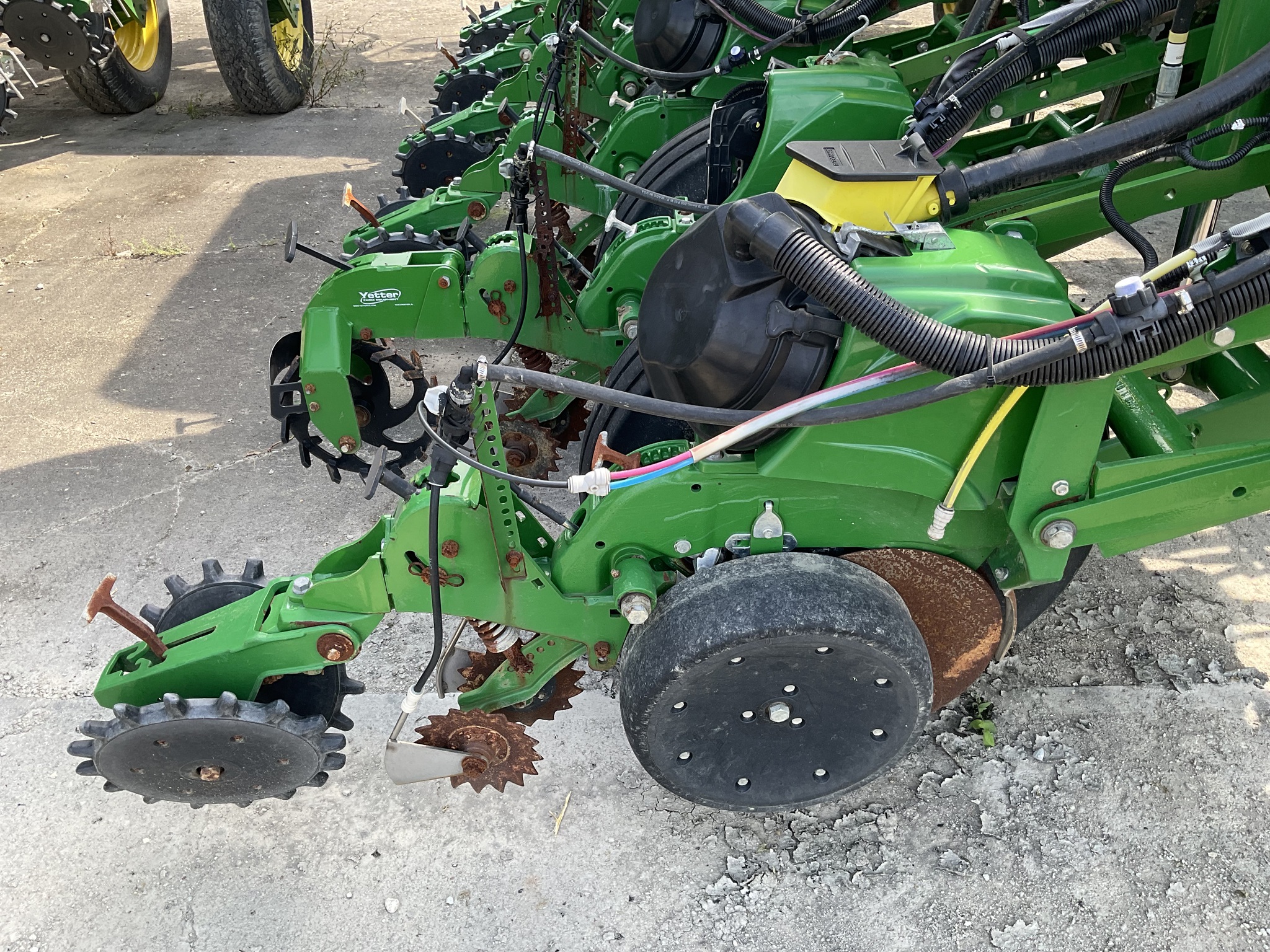 2016 John Deere 1775NT Image 3