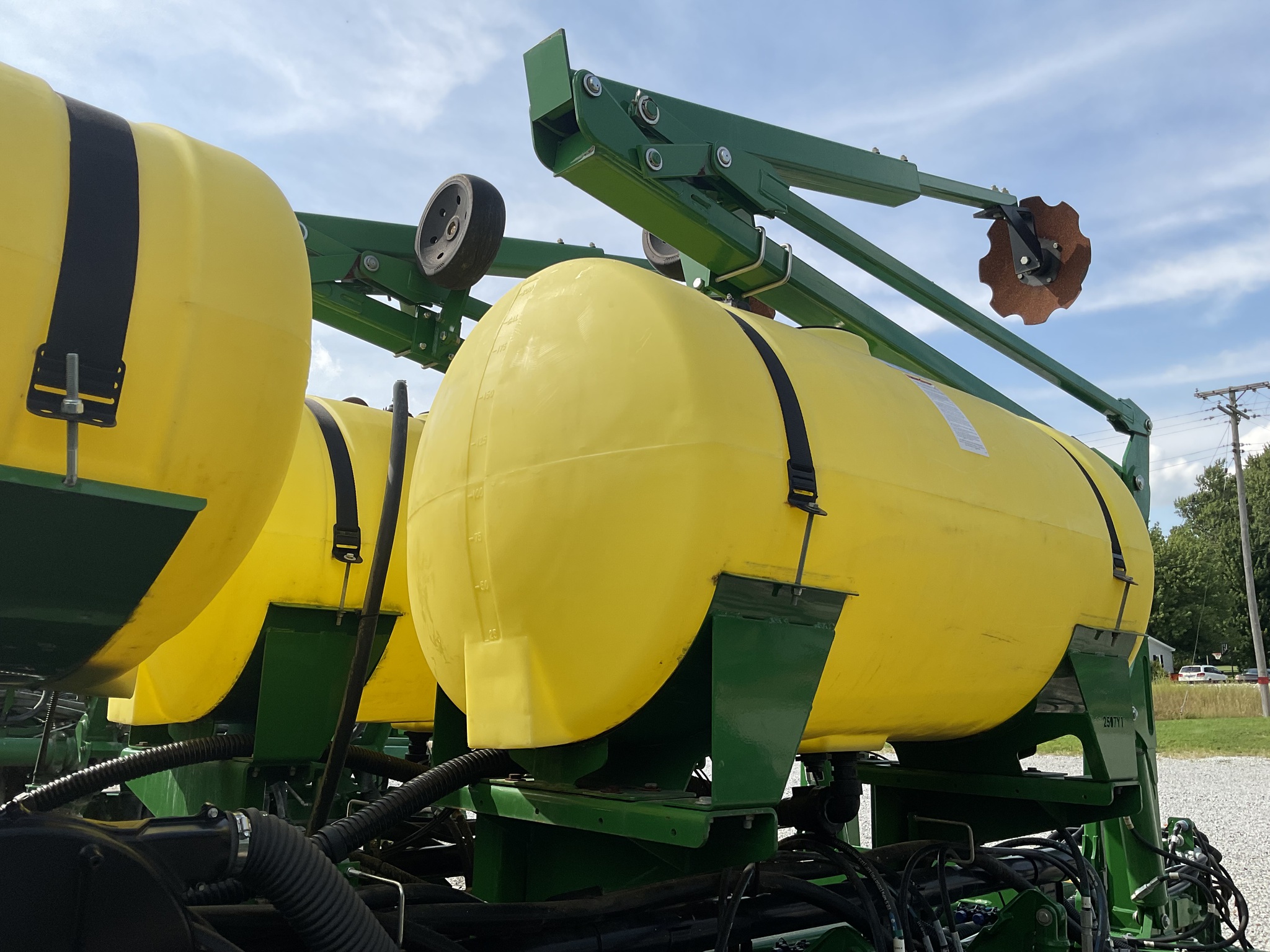 2016 John Deere 1775NT Image 9