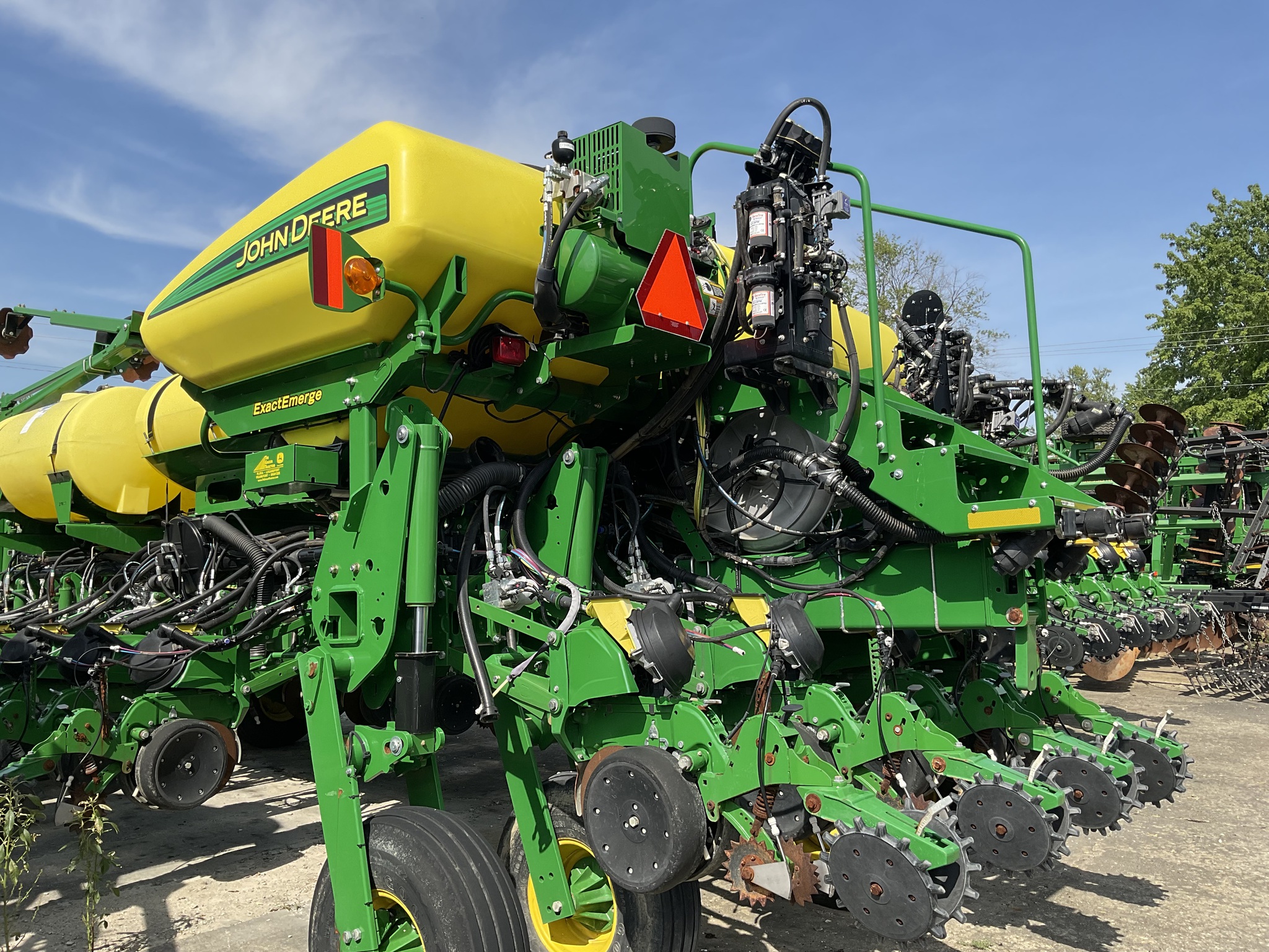 2016 John Deere 1775NT Image 6