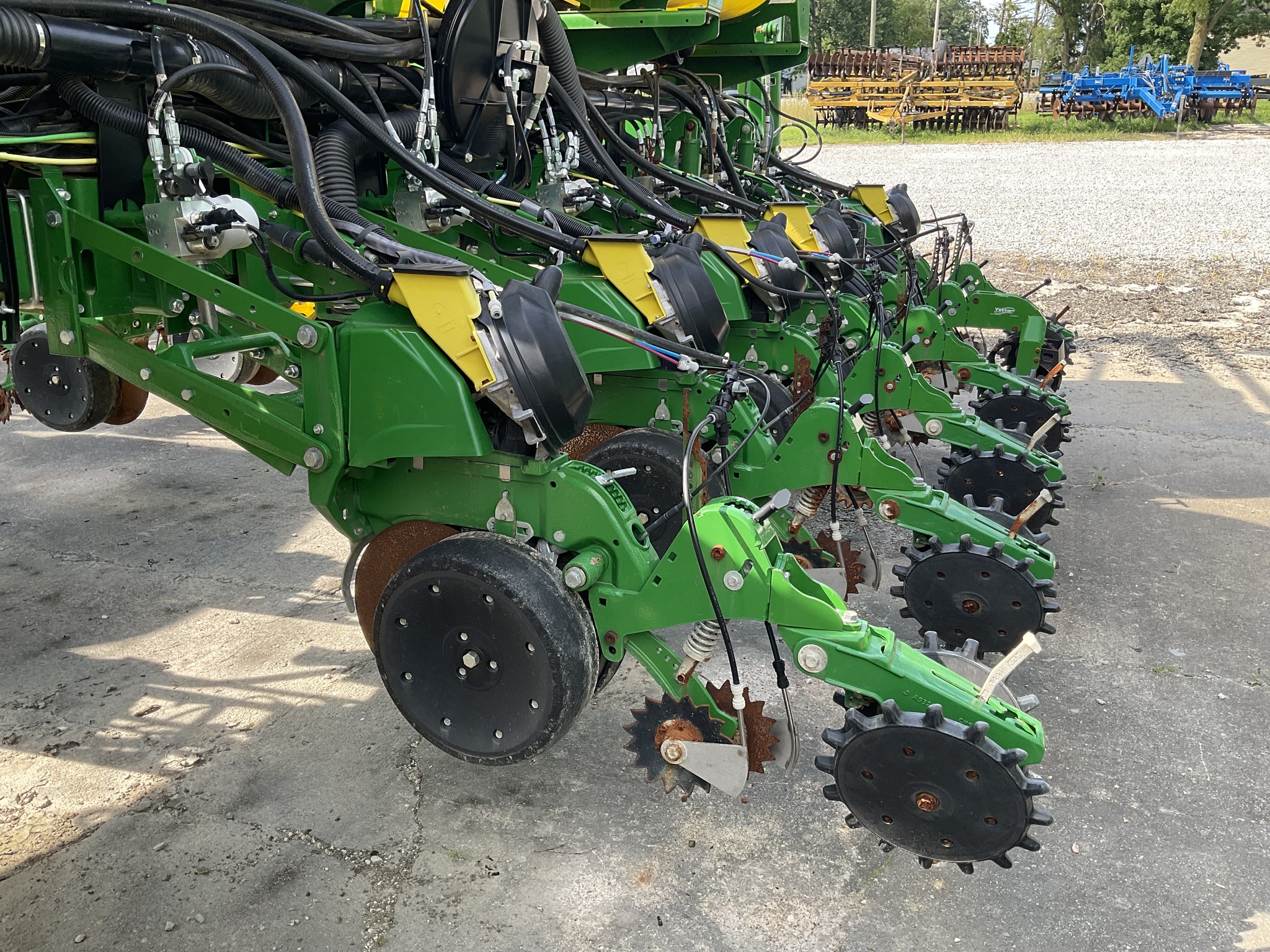 2016 John Deere 1775NT Image 5