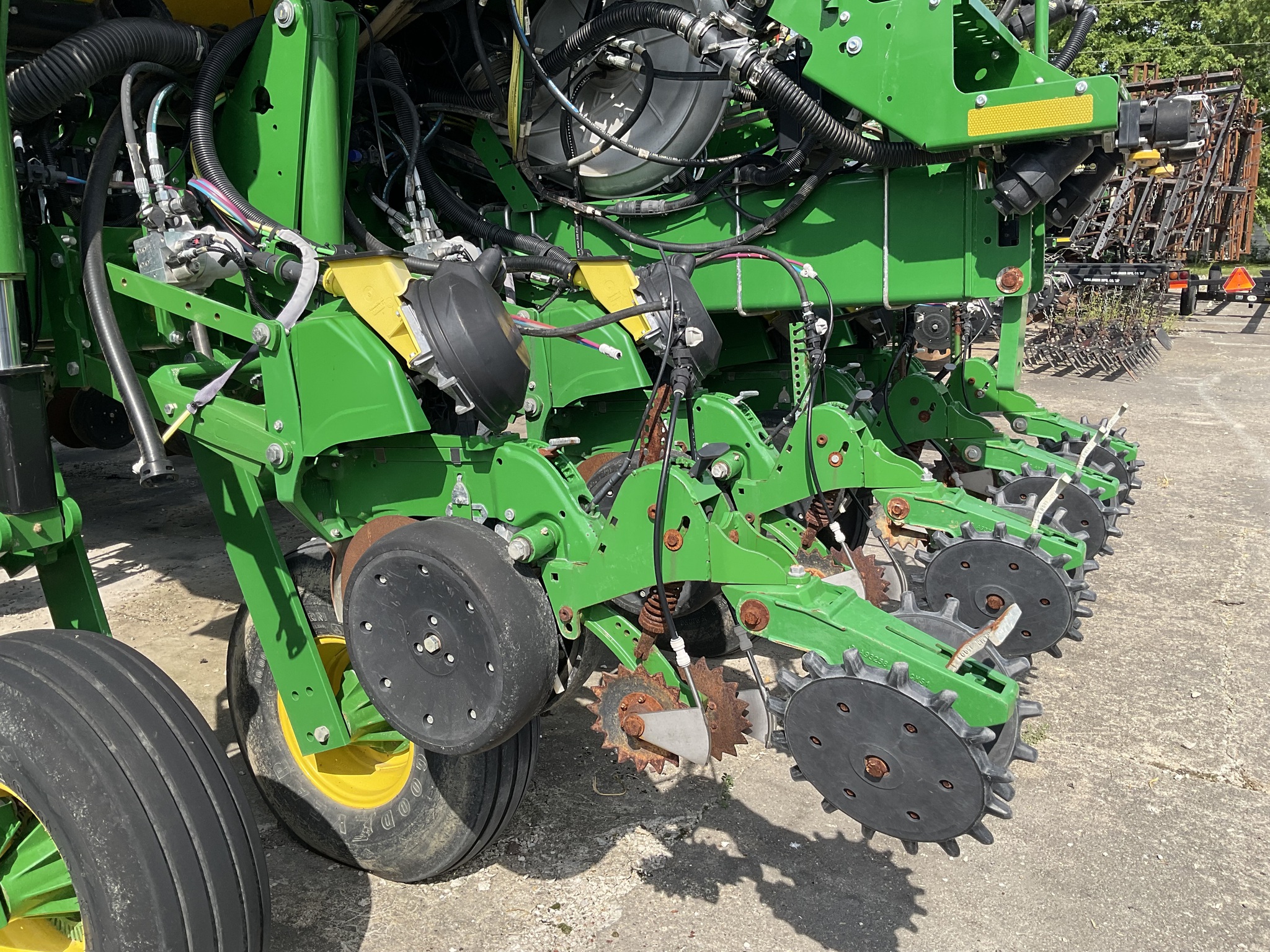 2016 John Deere 1775NT Image 16