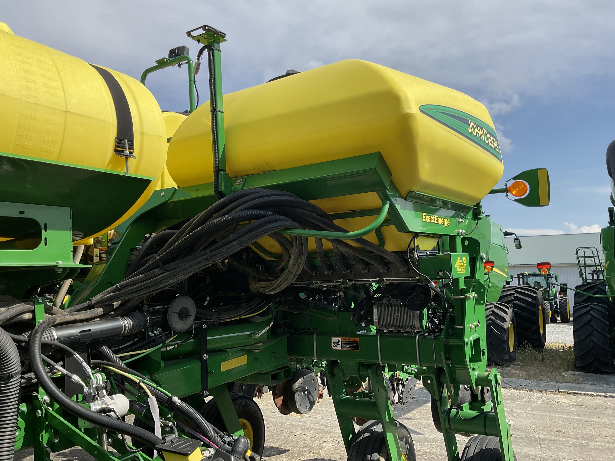 2016 John Deere 1775NT Image 19
