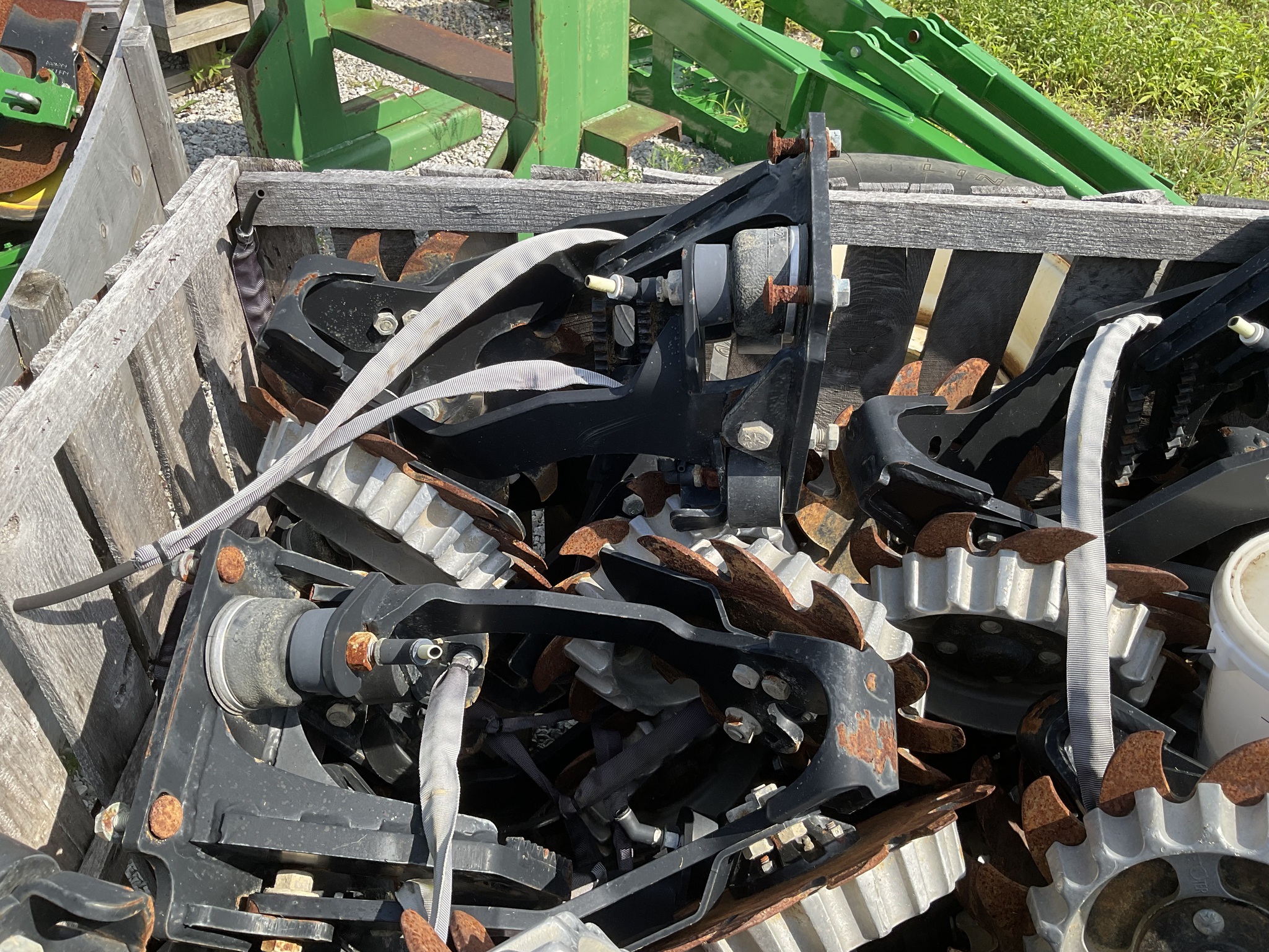 2016 John Deere 1775NT Image 24