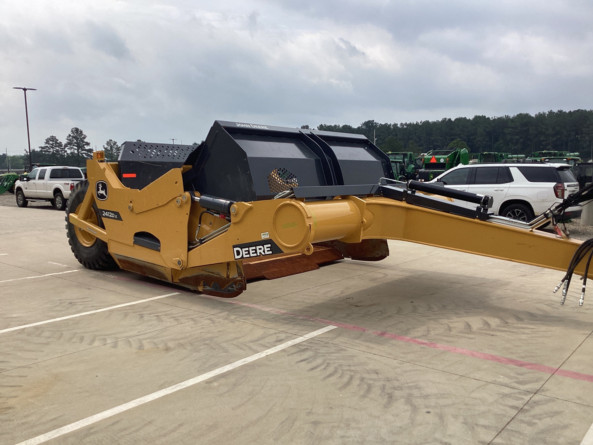 2023 John Deere 2412D E Image 5
