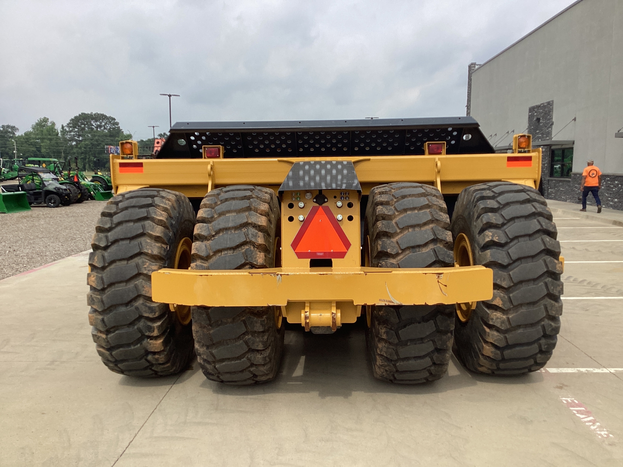 2023 John Deere 2412D E Image 11