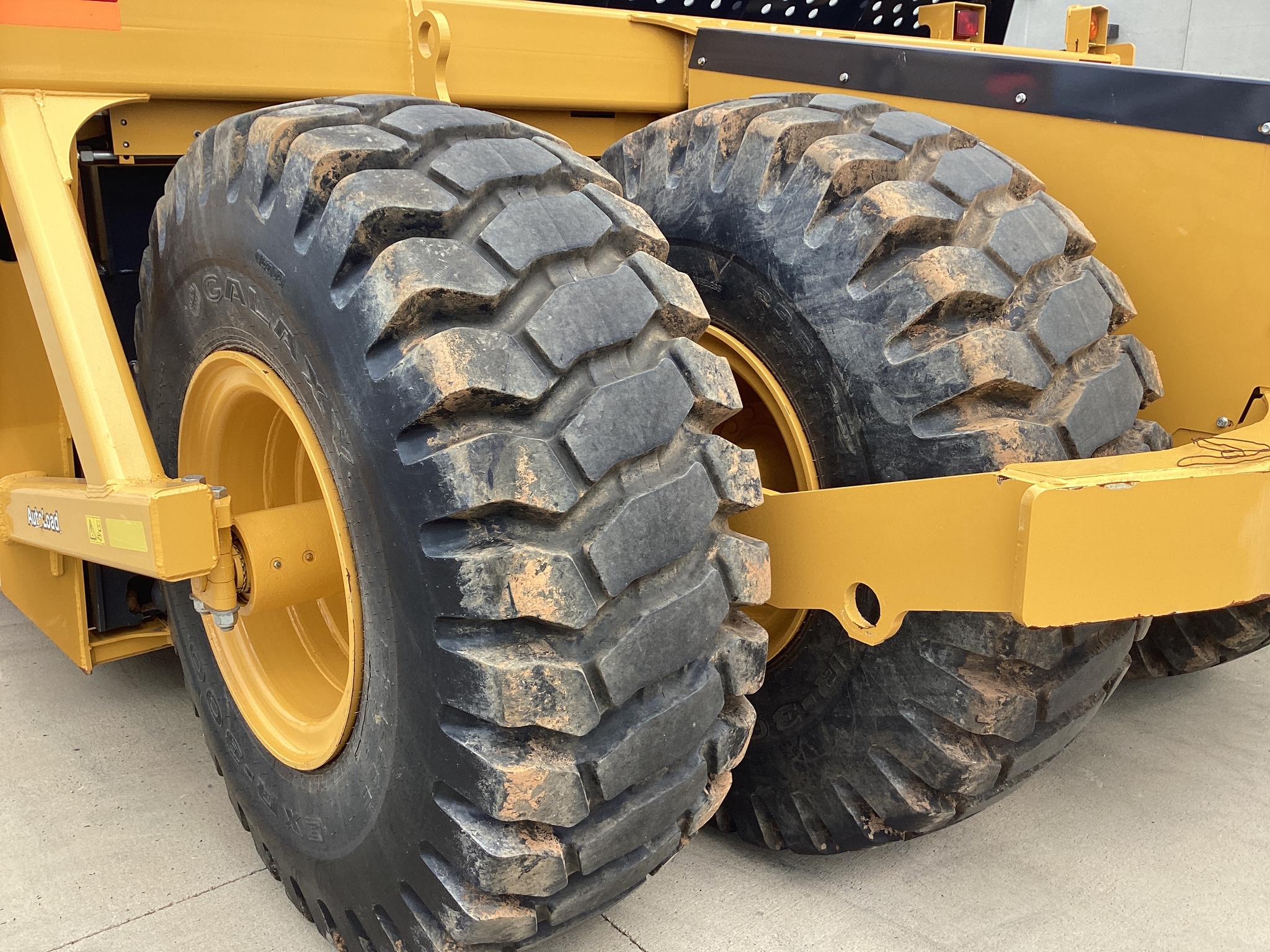 2023 John Deere 2412D E Image 13