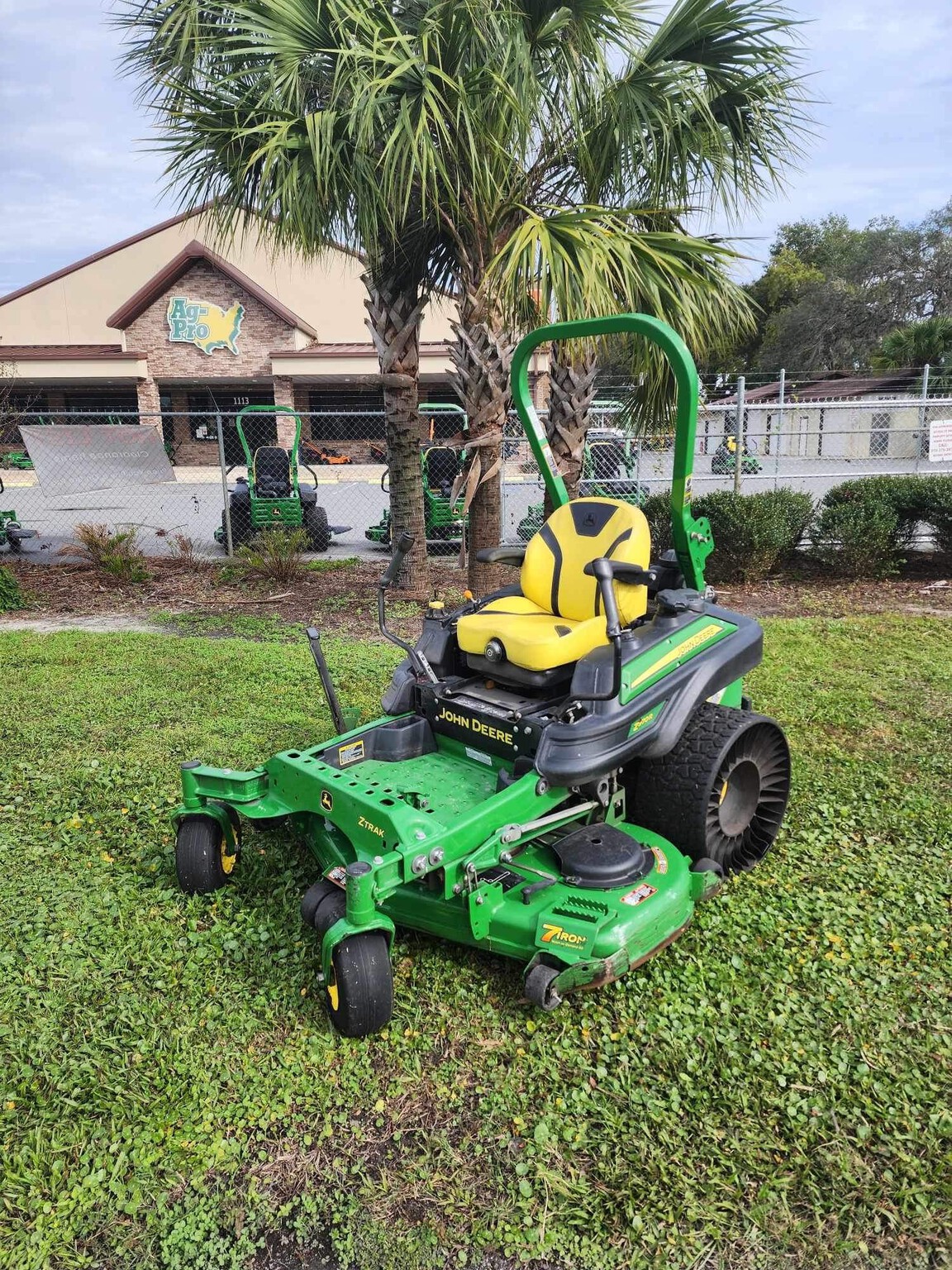 2019 John Deere Z970R Image 2