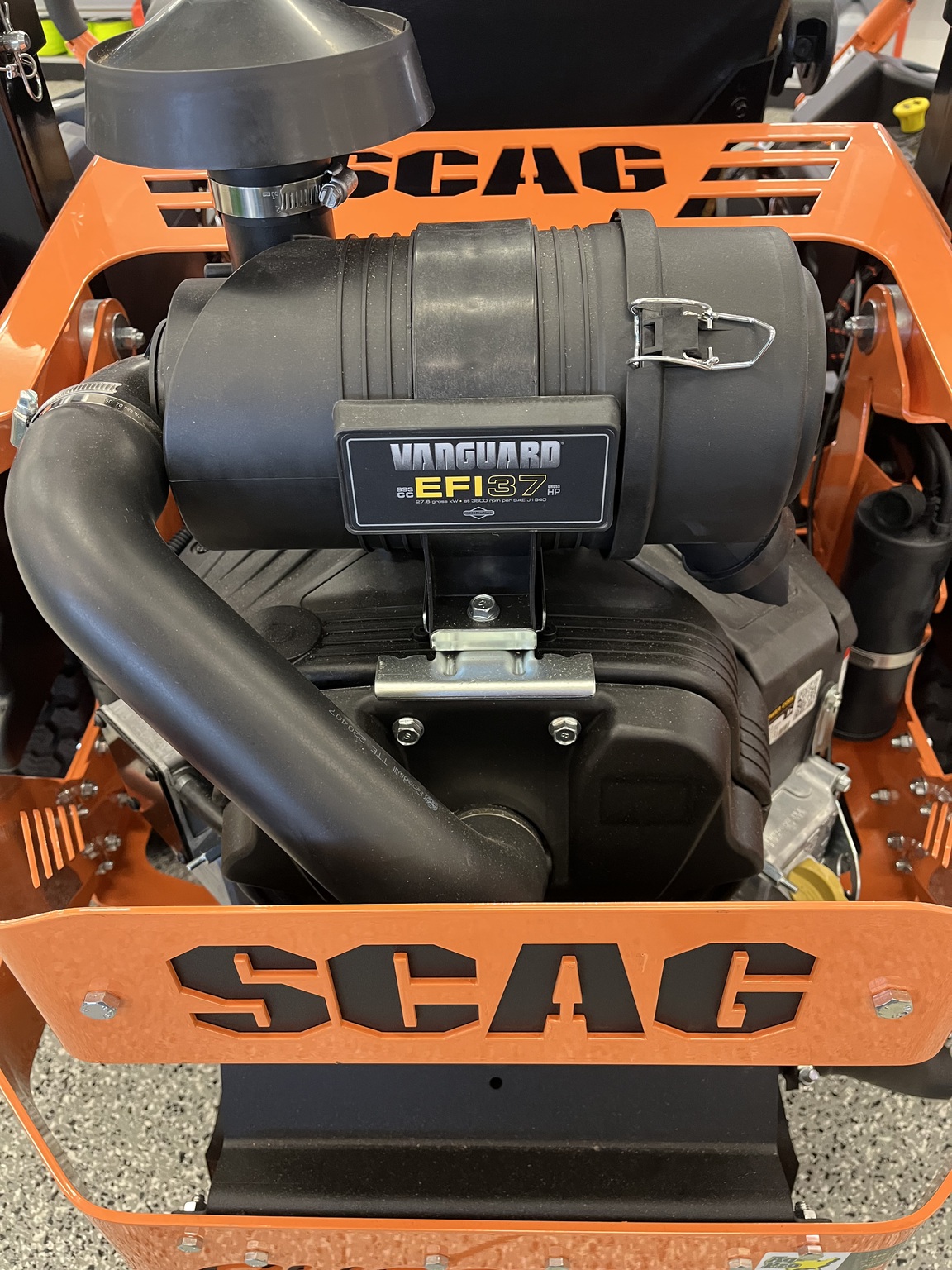 2023 Scag SCZII61V-37BVEFI Image 3