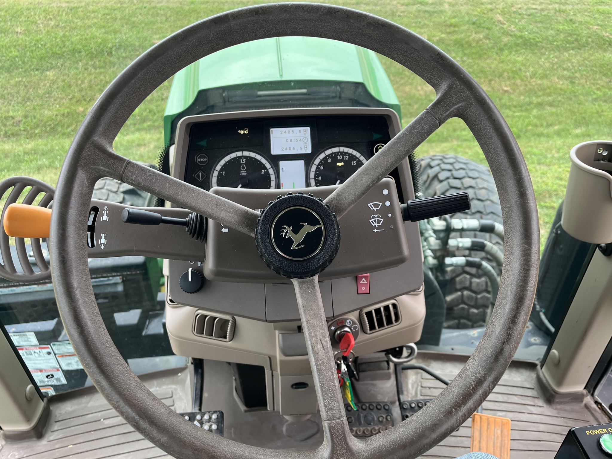 2018 John Deere 6145M Image 9