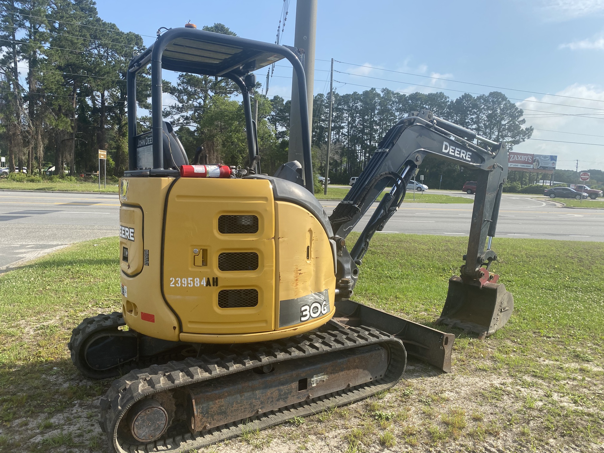 2017 John Deere 30G Image 3