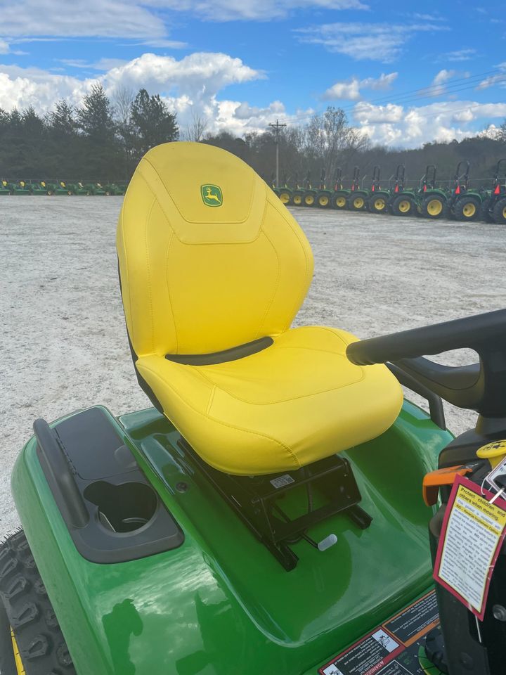 2025 John Deere X580 Image 4