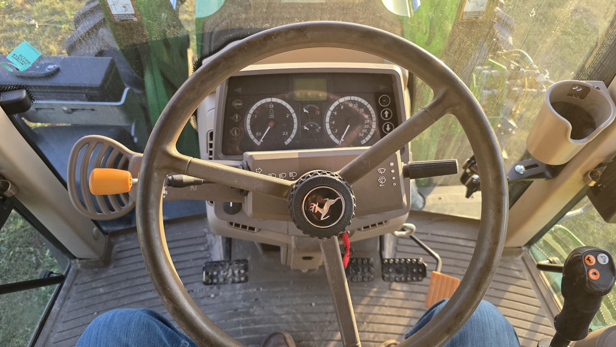 2014 John Deere 6140M Image 19