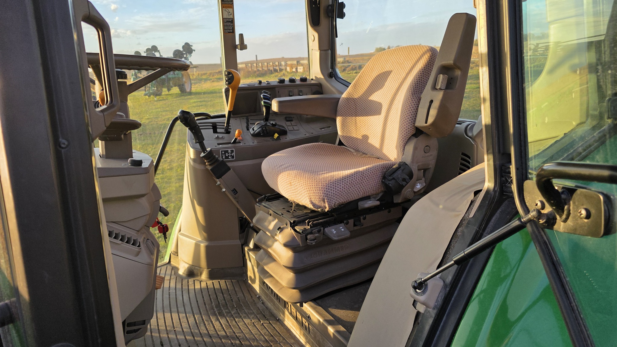 2014 John Deere 6140M Image 18