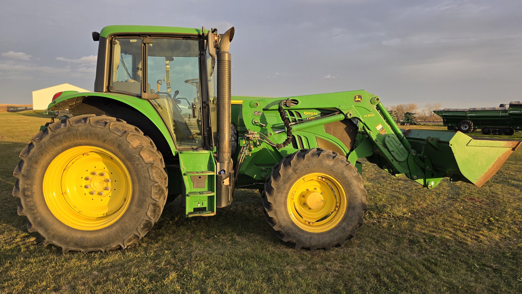 2014 John Deere 6140M Image 6