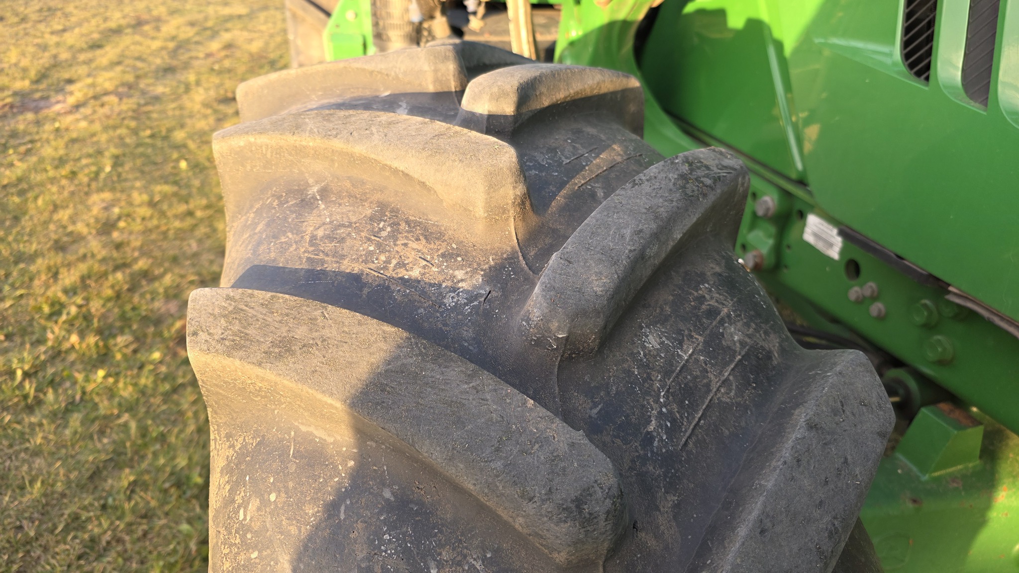 2014 John Deere 6140M Image 13