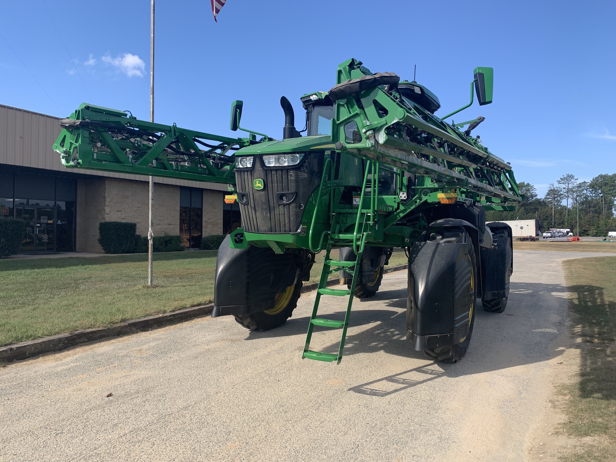 2023 John Deere 410R Image 2