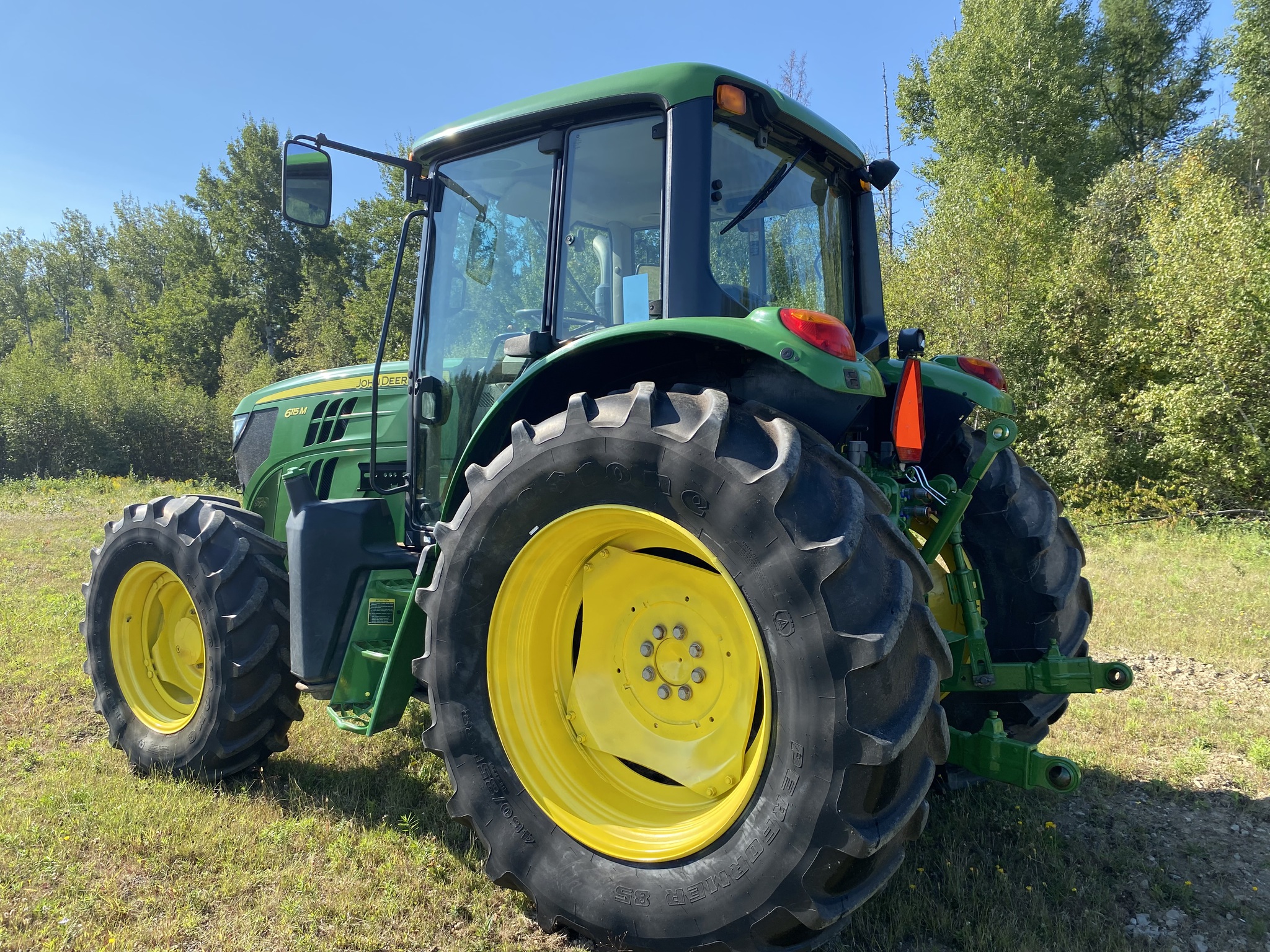 2015 John Deere 6115M Image 6
