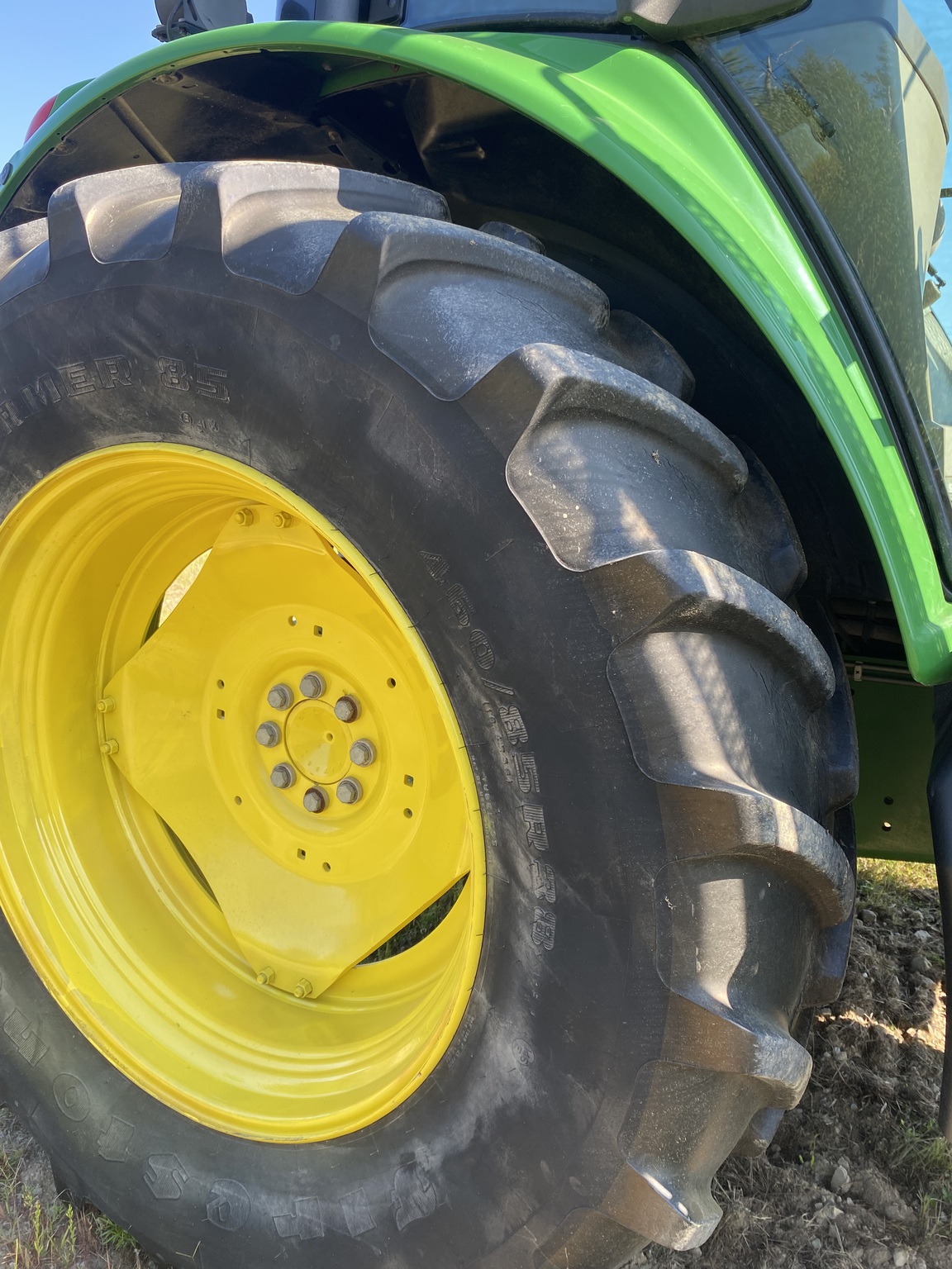 2015 John Deere 6115M Image 11