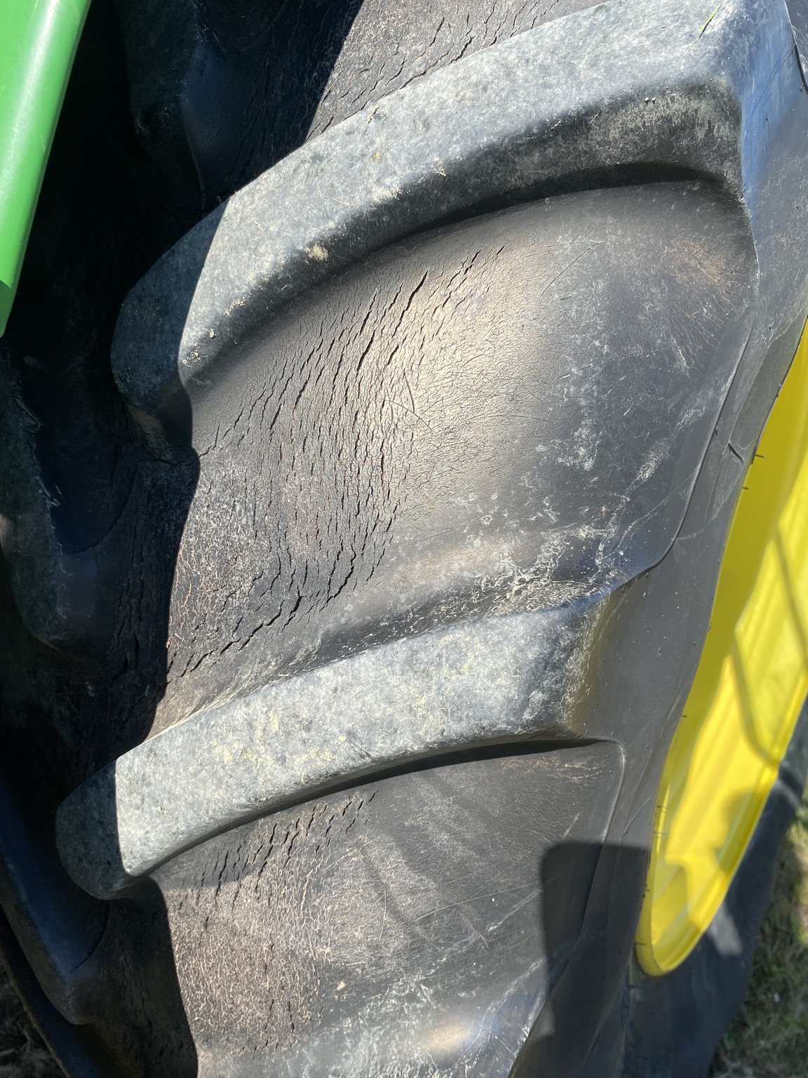 2015 John Deere 6115M Image 8